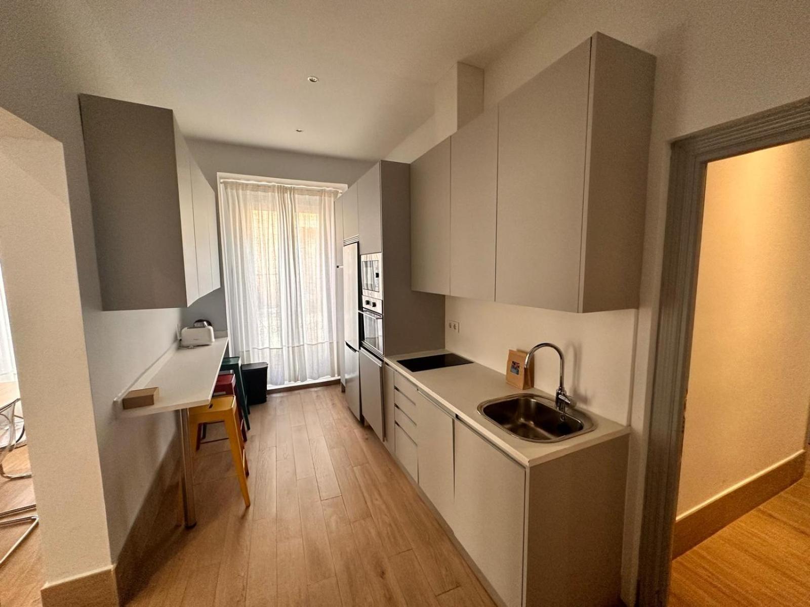 Amazing 3Bd 3Bth With 9 Balconies By Madrid4You Apartments ภายนอก รูปภาพ