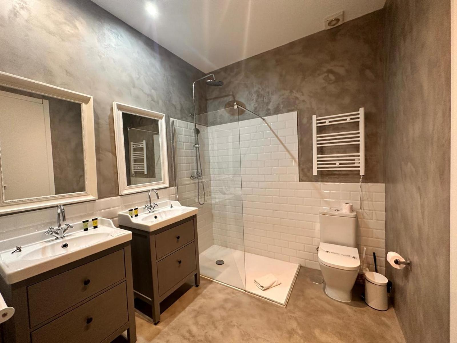 Amazing 3Bd 3Bth With 9 Balconies By Madrid4You Apartments ภายนอก รูปภาพ